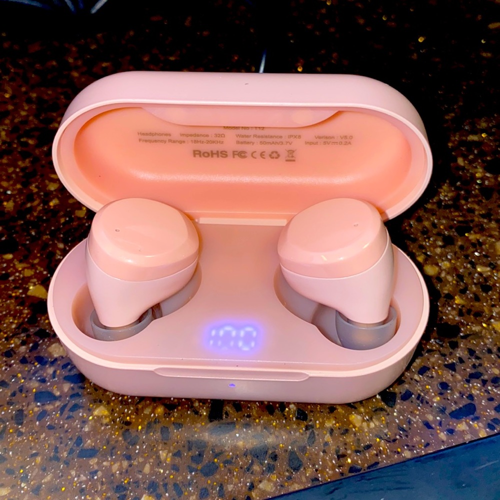 Wireless Bluetooth earphones